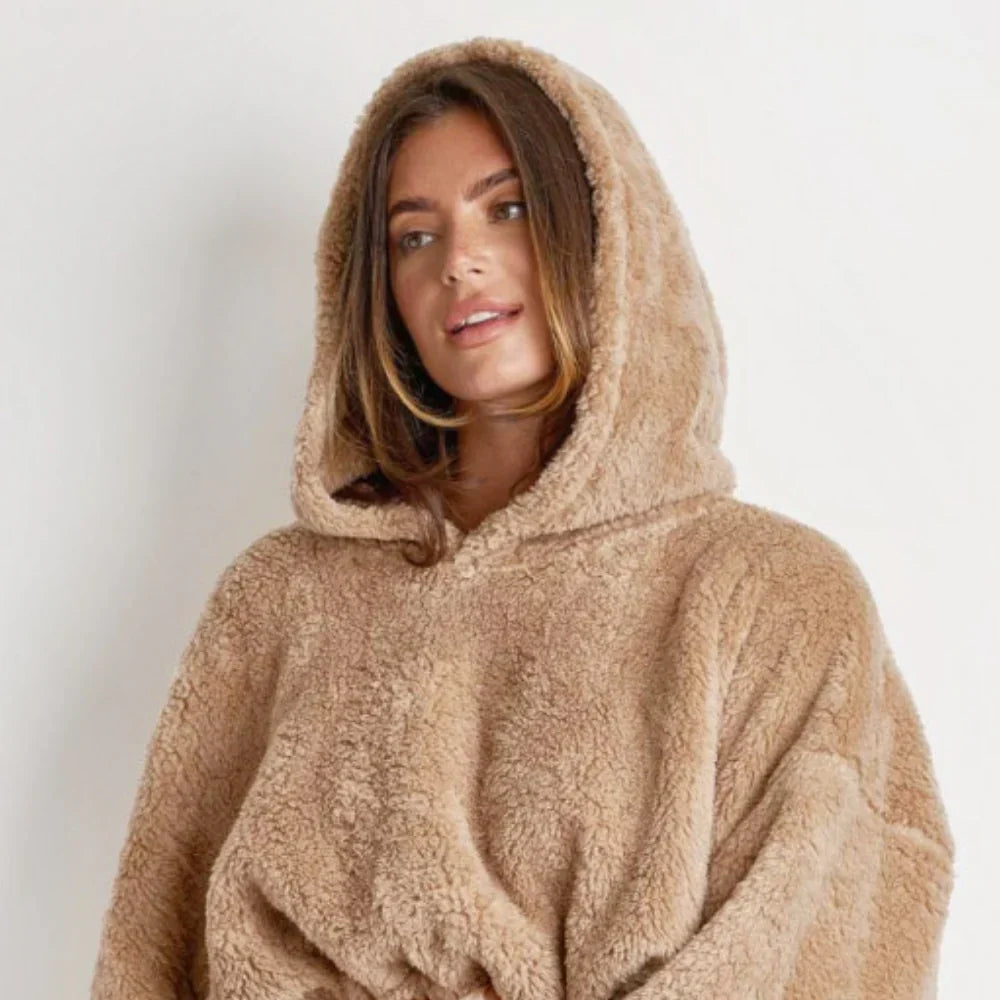 Utrechtlynn® | FLUFFY OVERSIZED HOODIE
