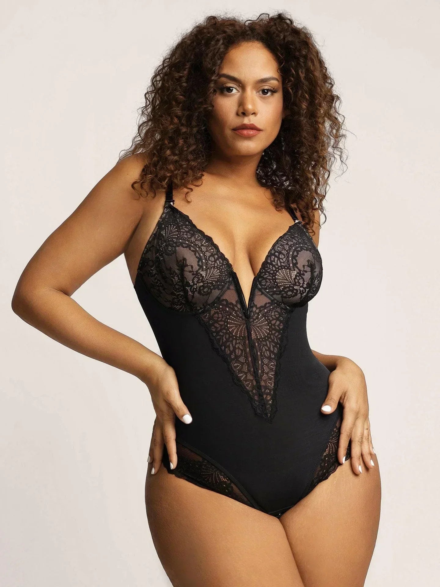 Utrechtlynn ® | BODYSUIT MET DIEPE V-HALS