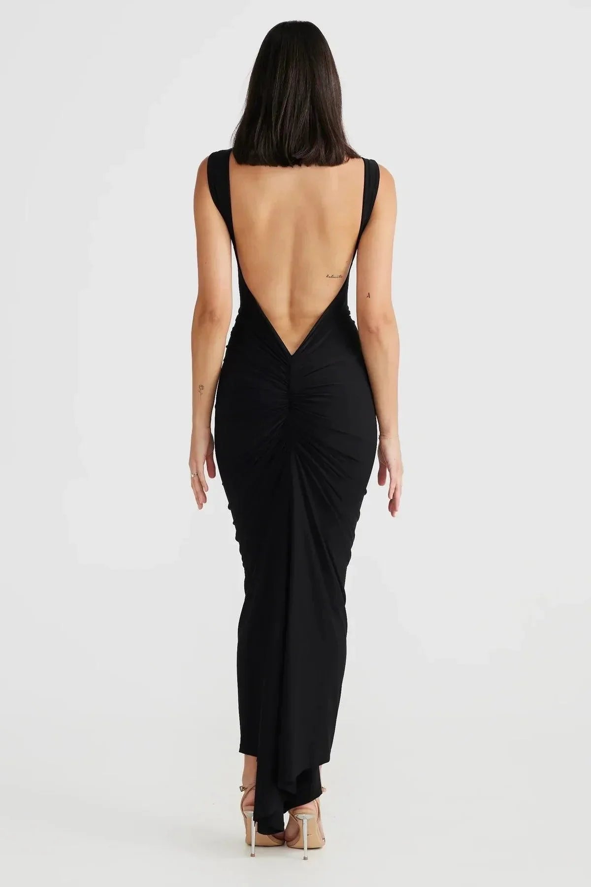 Utrechtlynn® | BACKLESS LANG GEPLOOIDE JURK