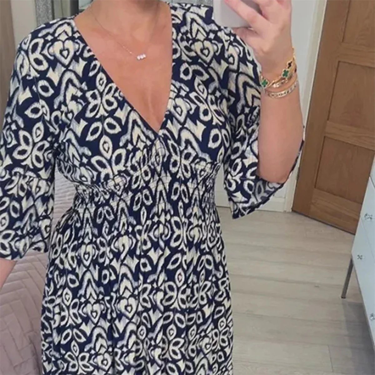 Utrechtlynn ® | BLOEMENJURK MET V-HALS