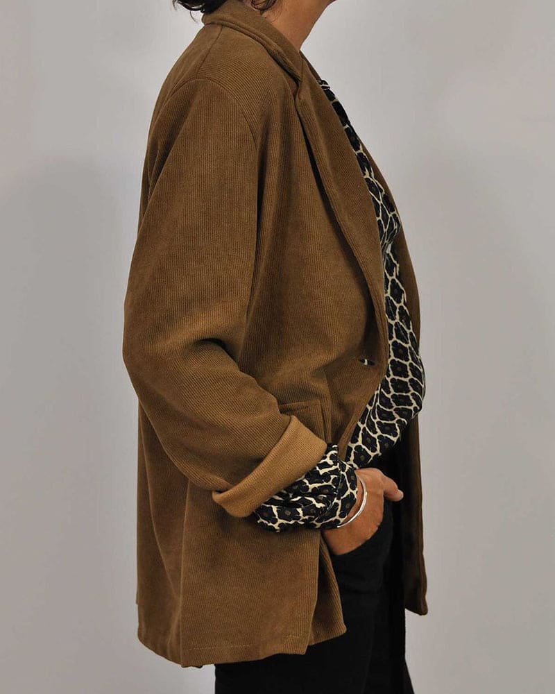 Utrechtlynn ® | RELAXED V-HALS MIDI-SHIRT